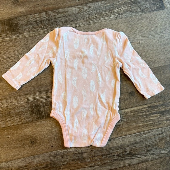 6-9 month long sleeve onesie lot - Picture 14 of 14